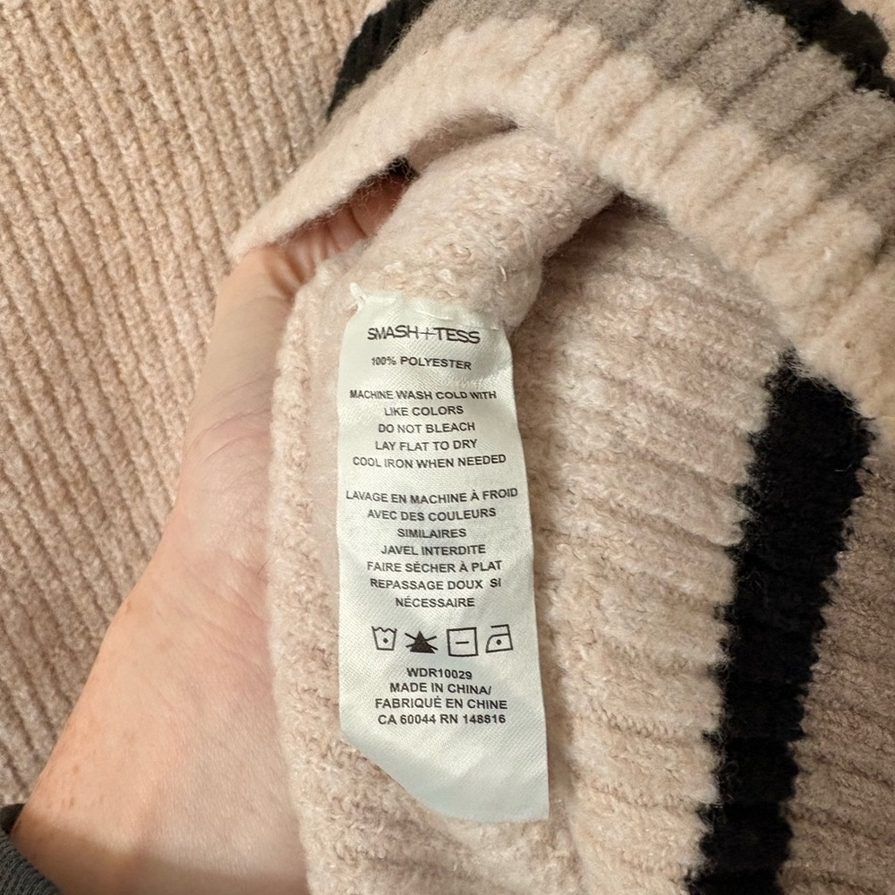 V-Neck Sweater dress in Cream and Black - Picture 5 of 7